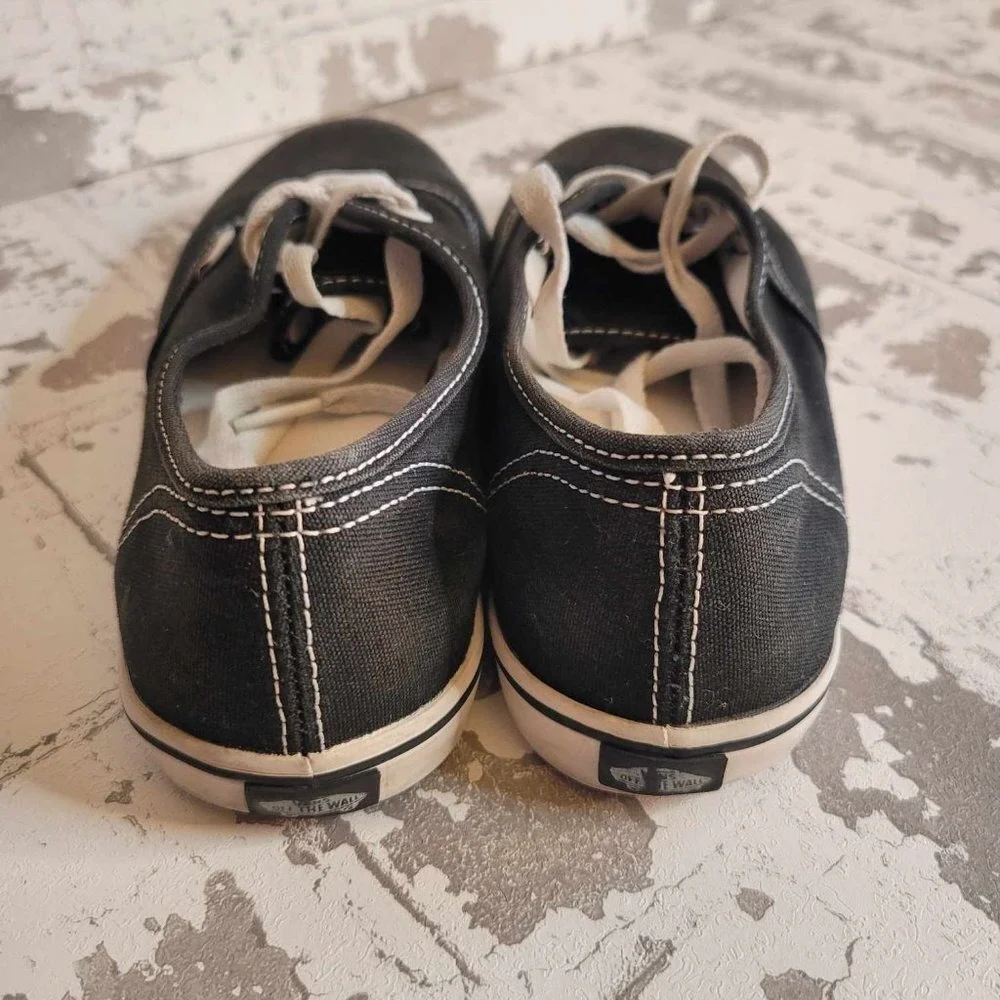 Vans Black Low Top Sneakers Men's 3.5‎ Women's 5